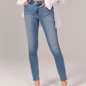 Abercrombie mid rise super skinny jeans size 31
